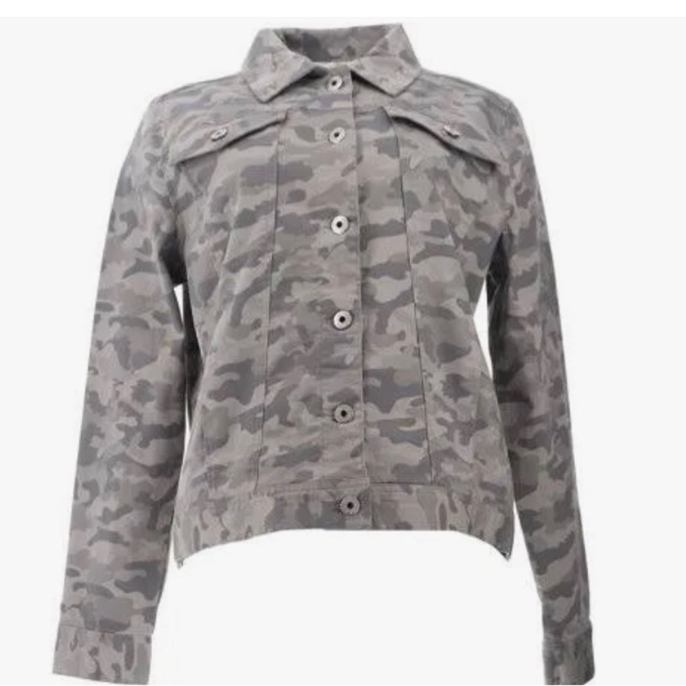 Belle by Kim Gravel Camo Jean Jacket NWOT Size M